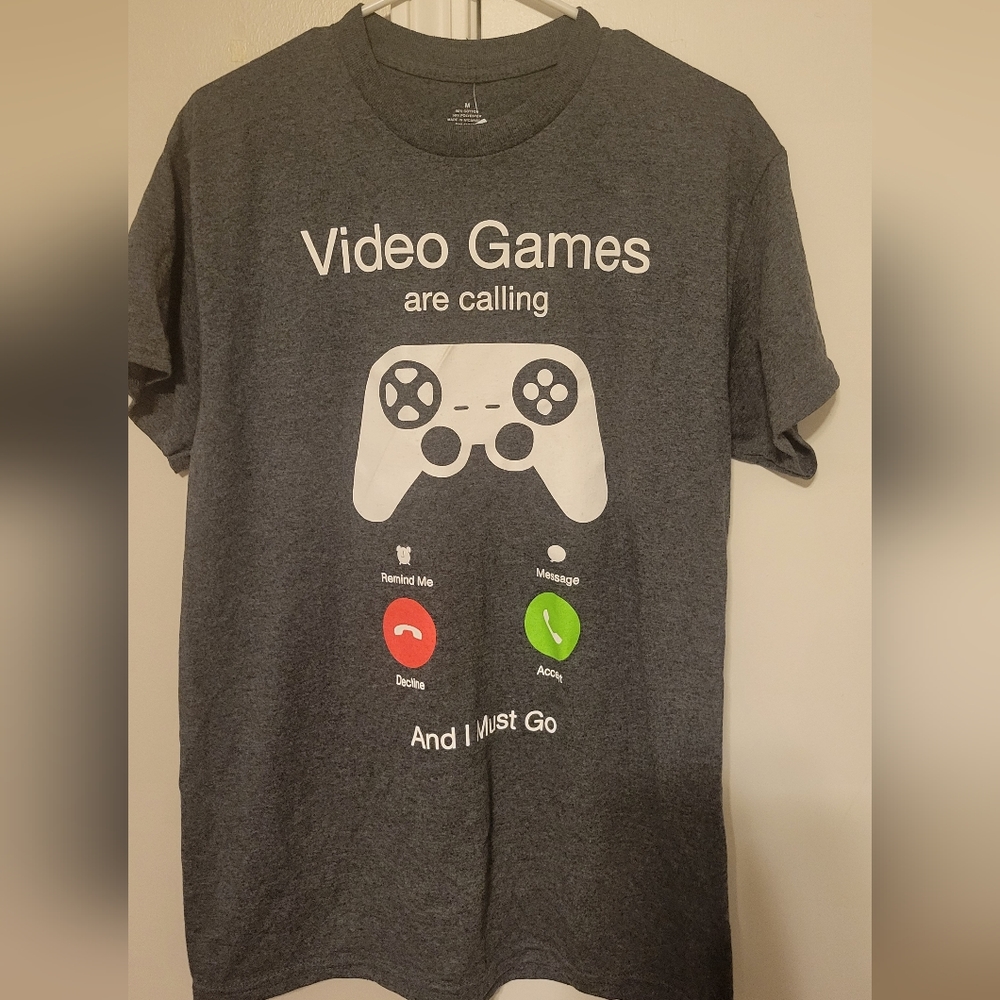 Mens Graphic Tshirt Medium- Grey